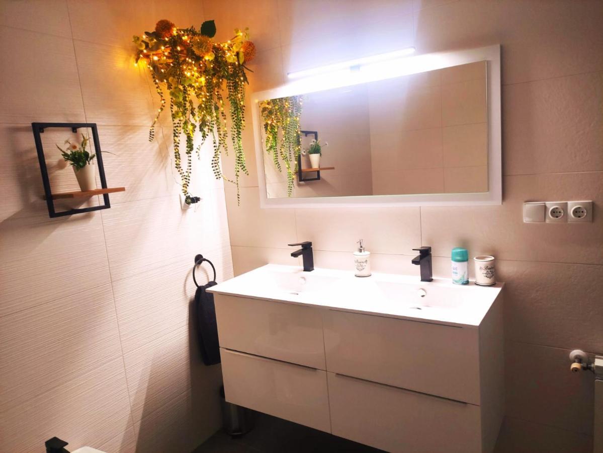 Rosalia 5 Estrellas - Garaje Free - 90M2 Granada Kültér fotó